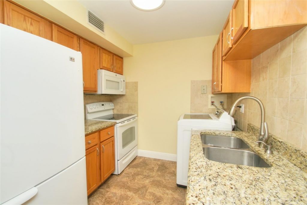 10762 La Placida Drive, Unit 205, Coral Springs, FL 33065 Photo