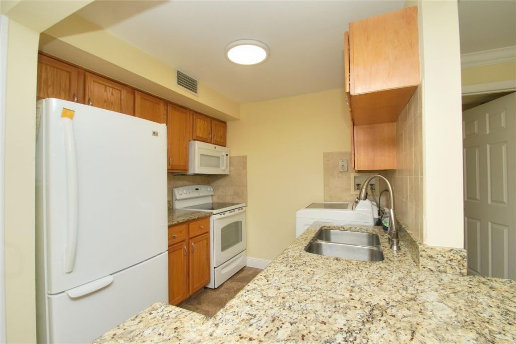 10762 La Placida Drive, Unit 205, Coral Springs, FL 33065 Photo