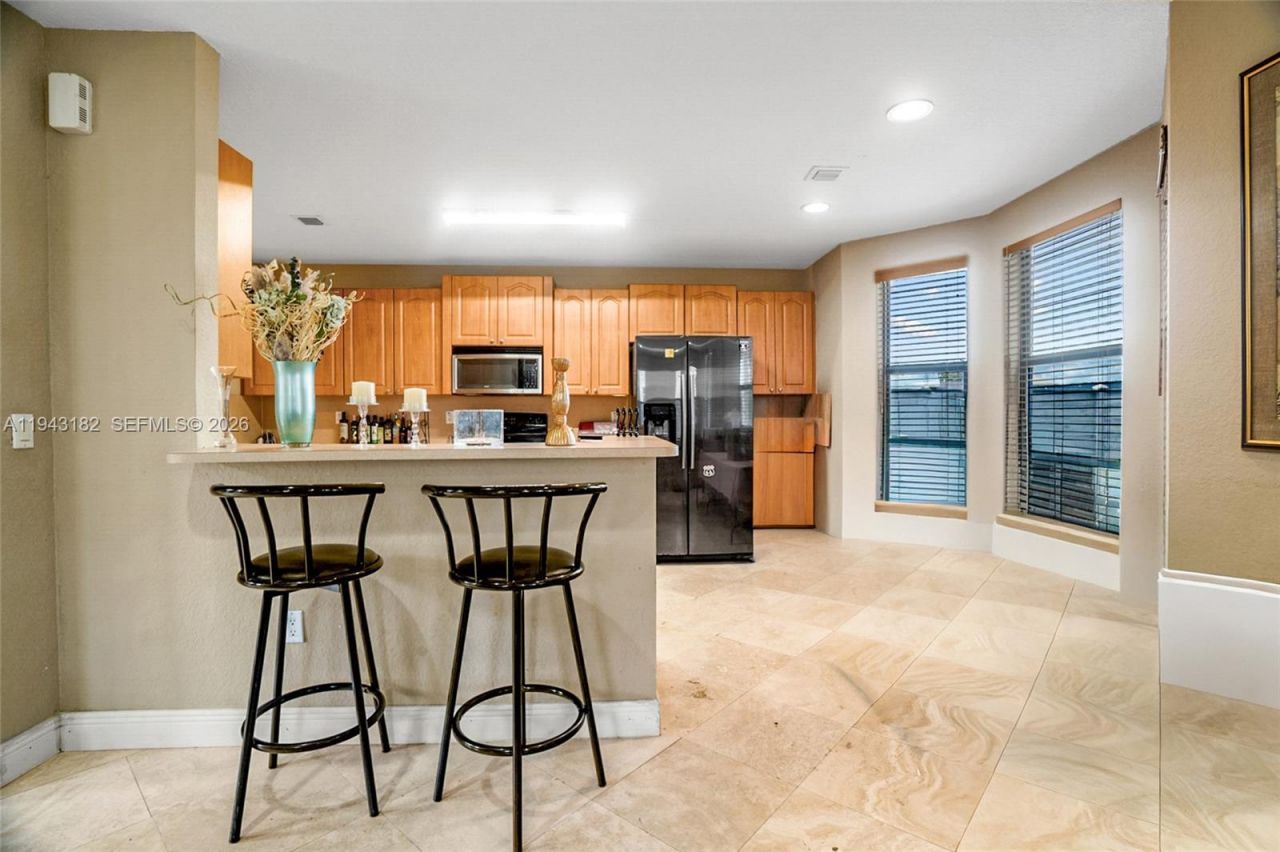 865 NE 208th Ter, Miami, FL 33179 Photo