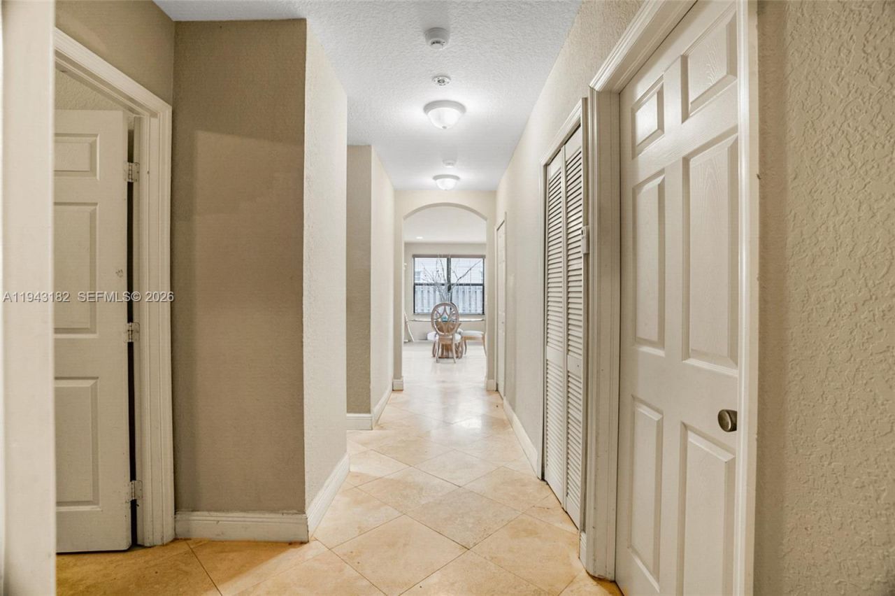 865 NE 208th Ter, Miami, FL 33179 Photo