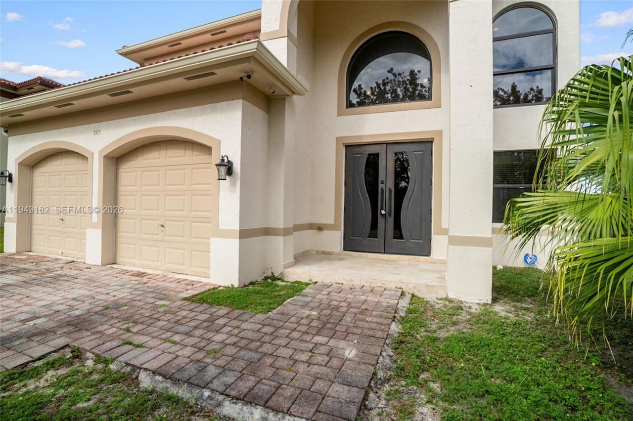 865 NE 208th Ter, Miami, FL 33179 Photo