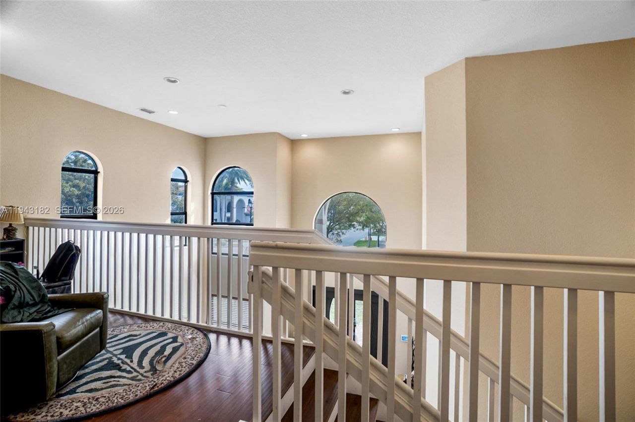 865 NE 208th Ter, Miami, FL 33179 Photo