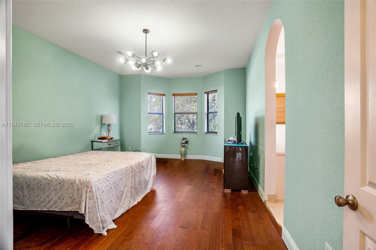 865 NE 208th Ter, Miami, FL 33179 Photo