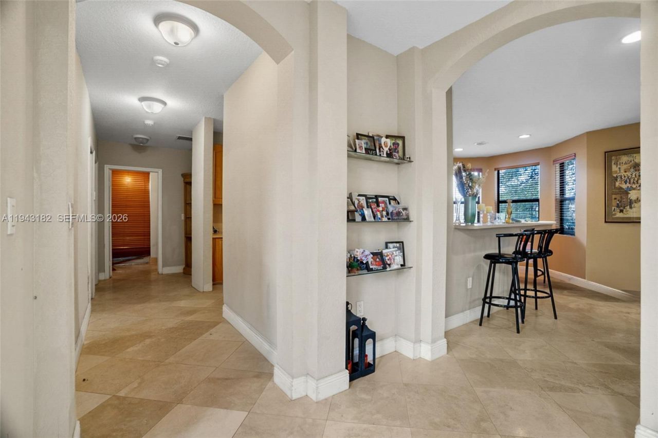 865 NE 208th Ter, Miami, FL 33179 Photo