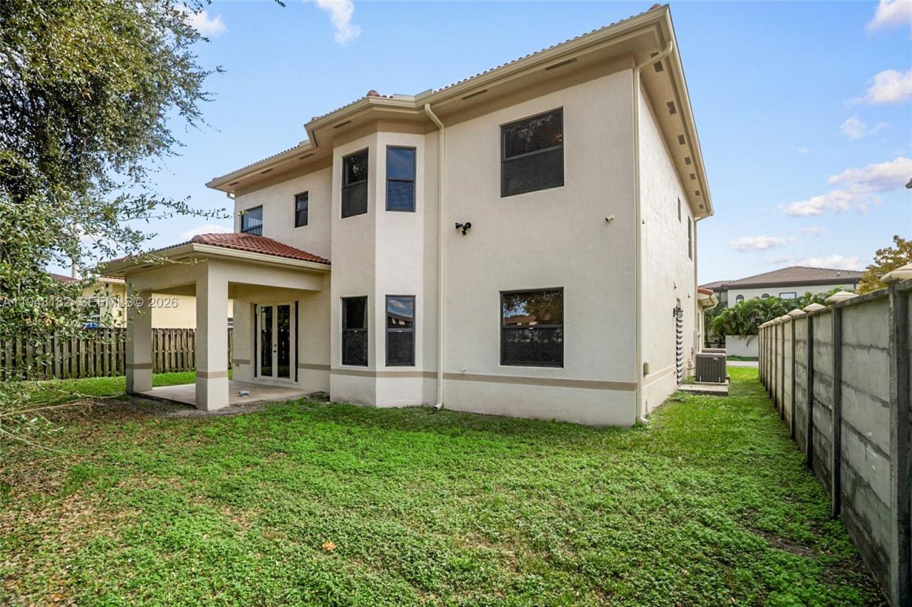 865 NE 208th Ter, Miami, FL 33179 Photo