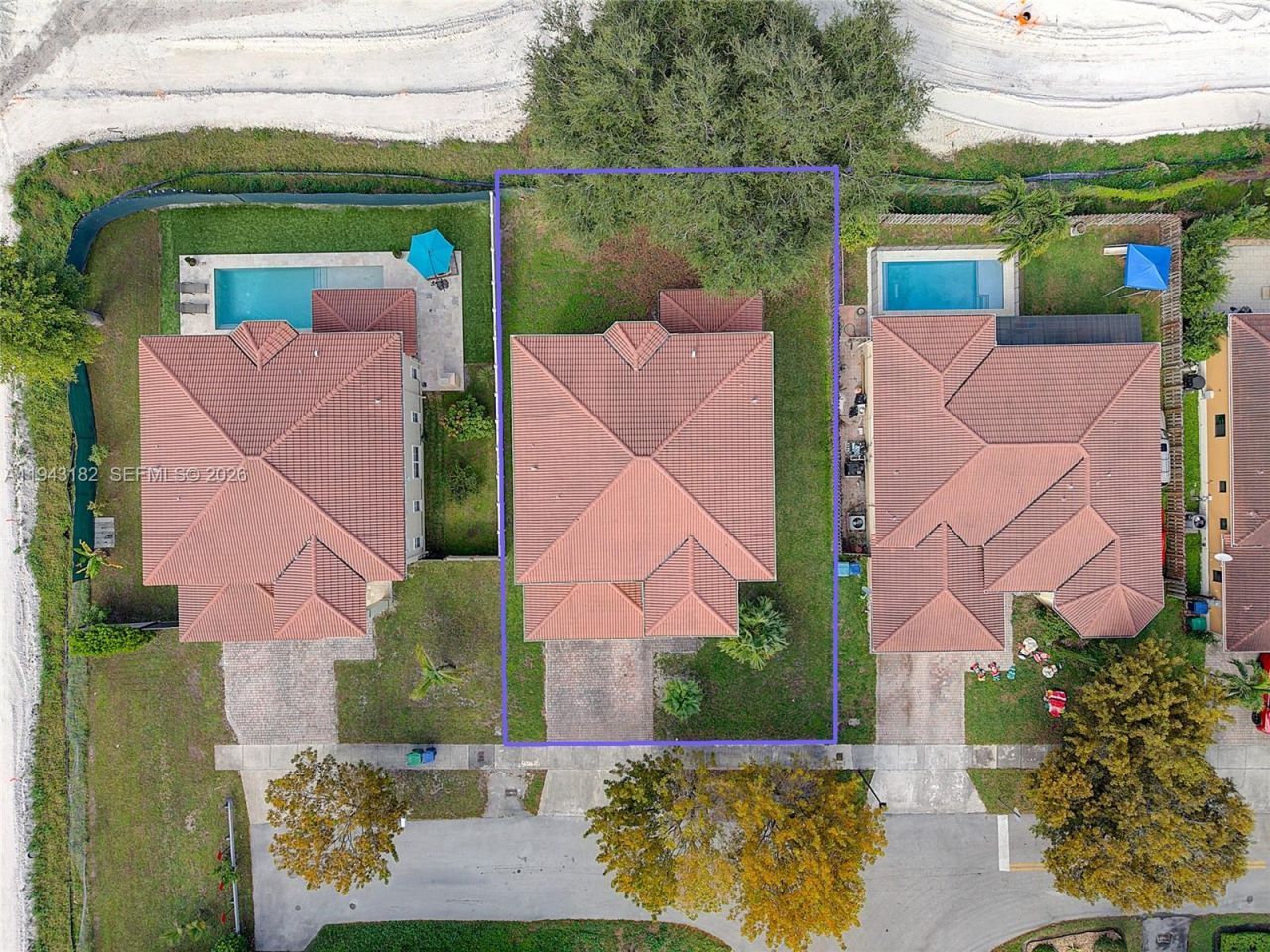 865 NE 208th Ter, Miami, FL 33179 Photo