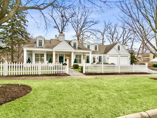 135 S Maywood Road, Lake Forest, IL 60045