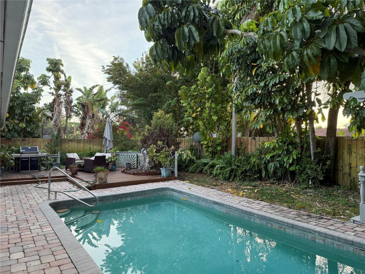 566 E Park Drive, Largo, FL 33771 Photo