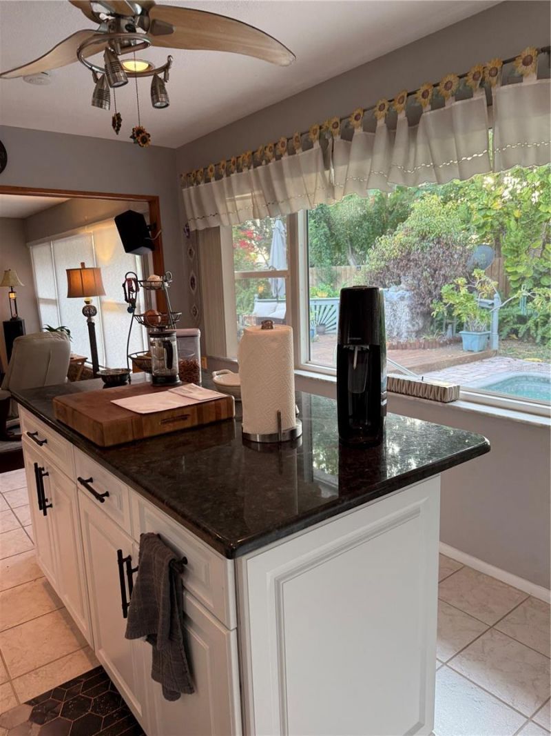 566 E Park Drive, Largo, FL 33771 Photo