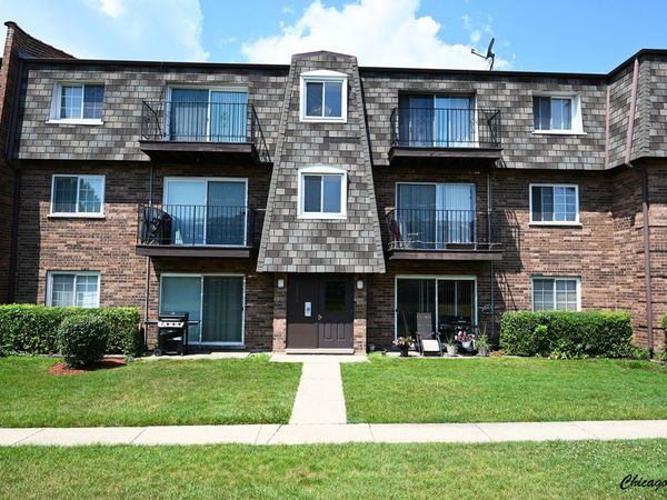 9381 Bay Colony Drive, Unit 3S, Des Plaines, IL 60016