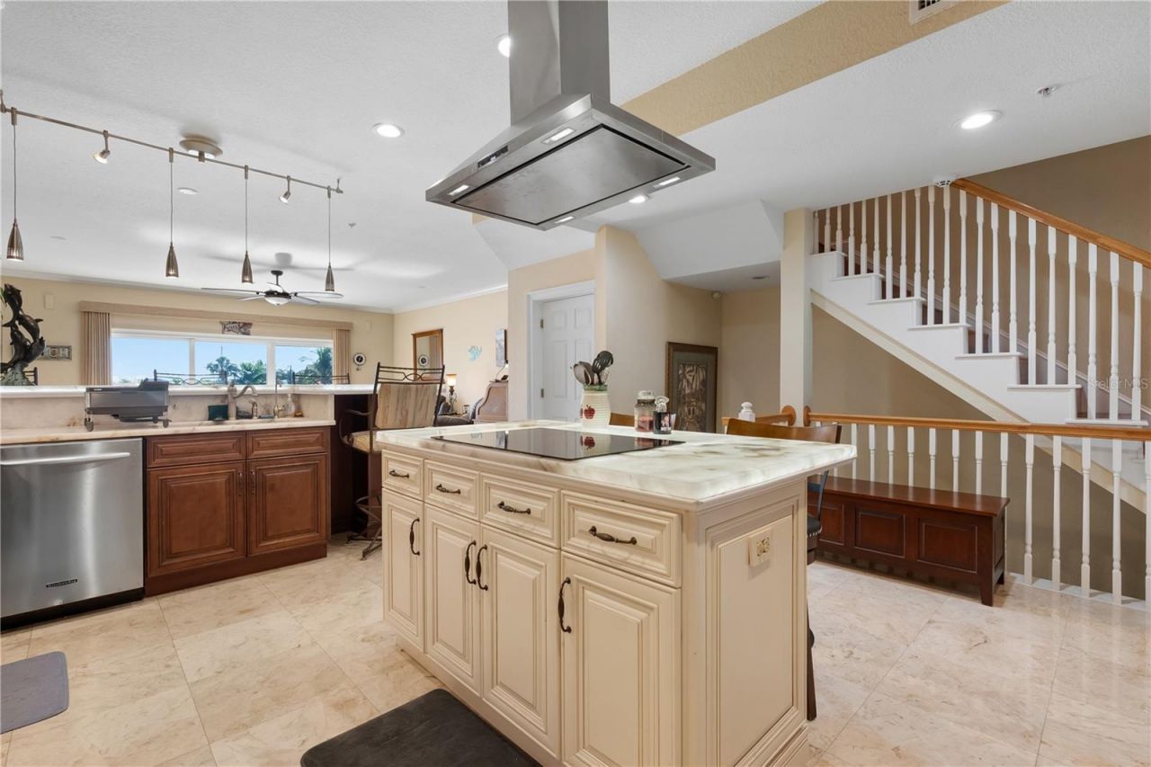 9923 Manatee Avenue W, Bradenton, FL 34209 Photo