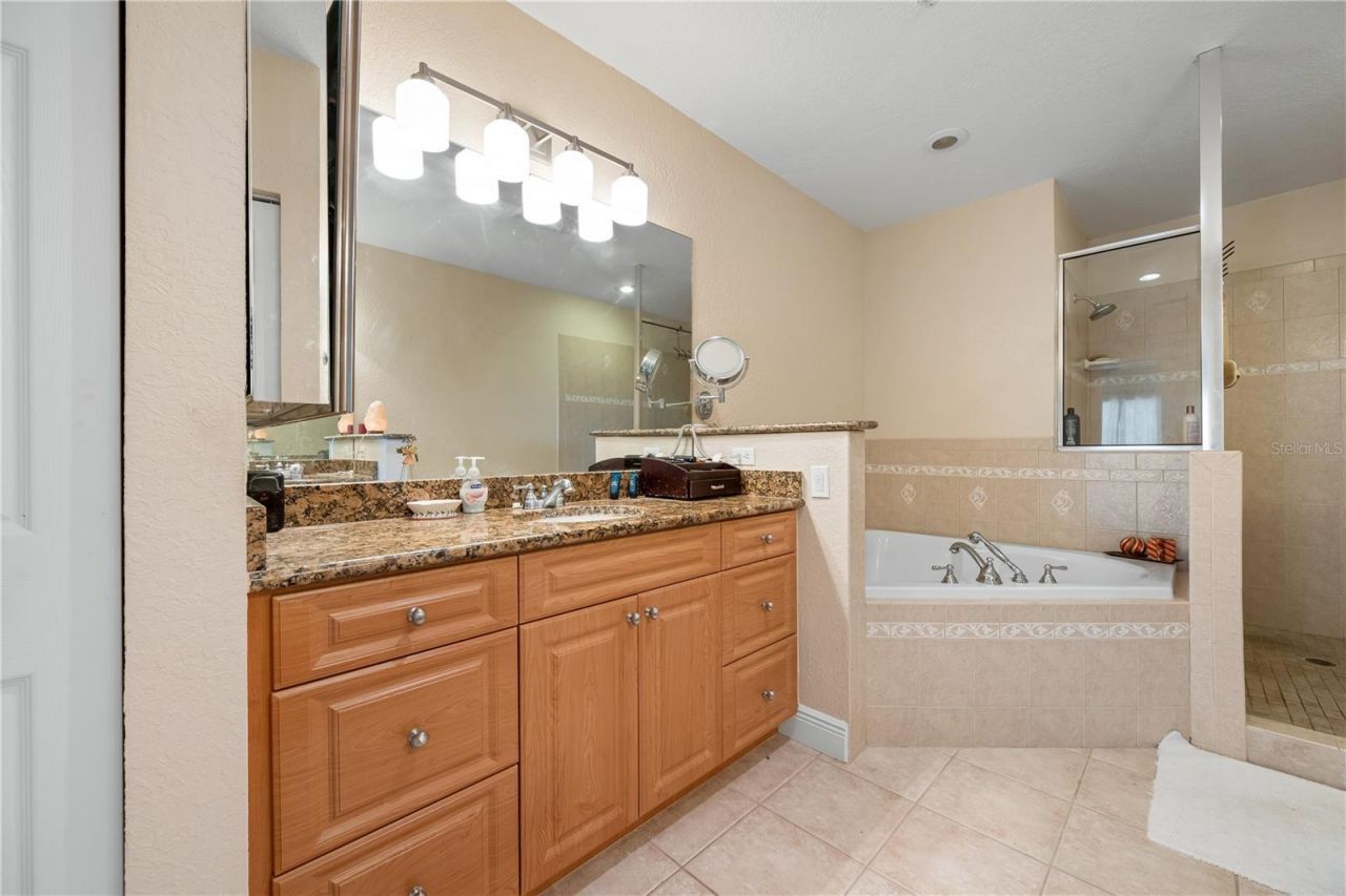 9923 Manatee Avenue W, Bradenton, FL 34209 Photo