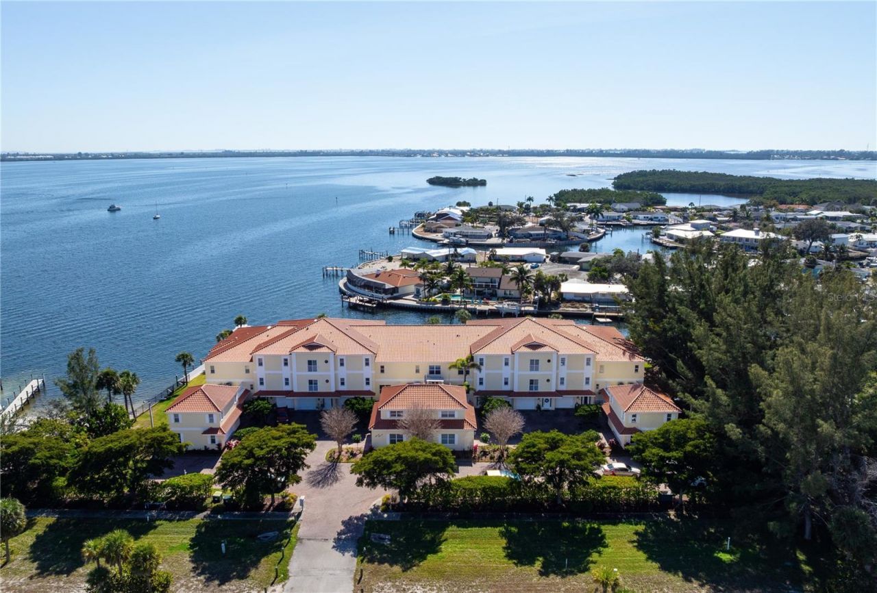 9923 Manatee Avenue W, Bradenton, FL 34209 Photo