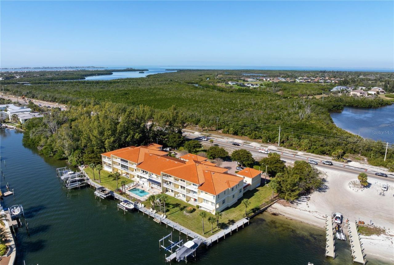 9923 Manatee Avenue W, Bradenton, FL 34209 Photo