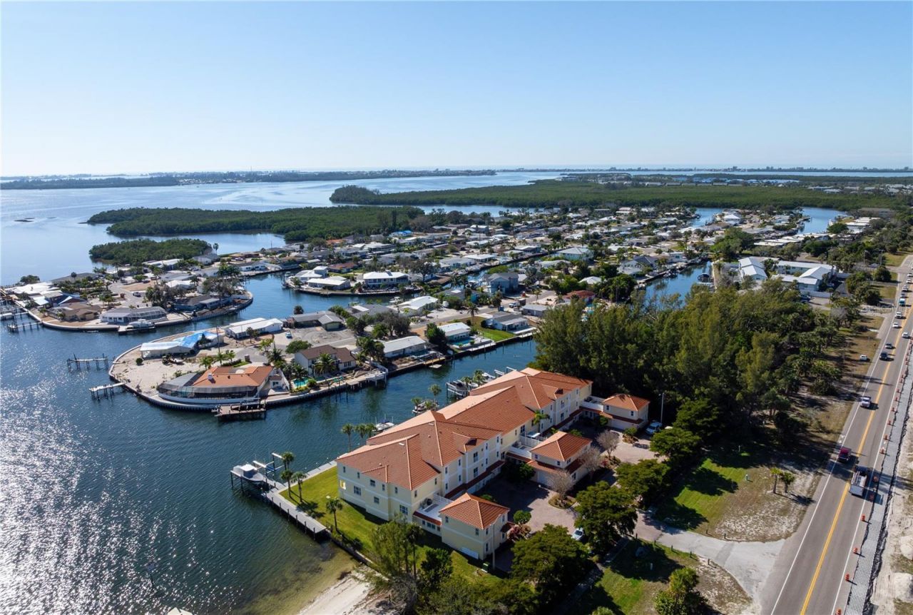 9923 Manatee Avenue W, Bradenton, FL 34209 Photo