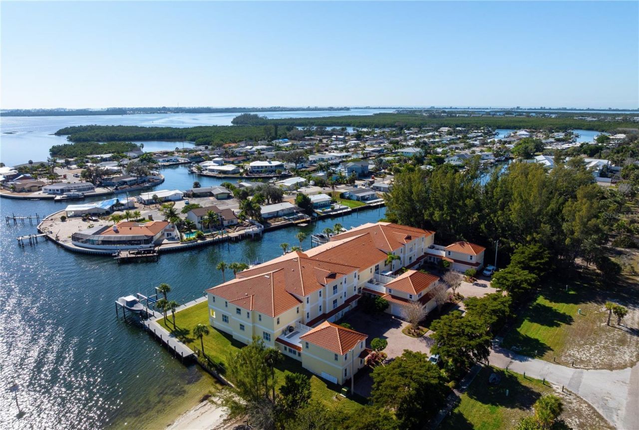 9923 Manatee Avenue W, Bradenton, FL 34209 Photo