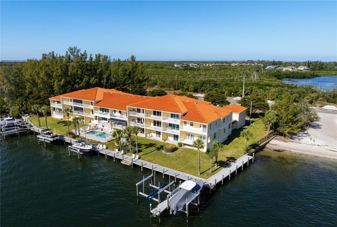 9923 Manatee Avenue W, Bradenton, FL 34209 Photo