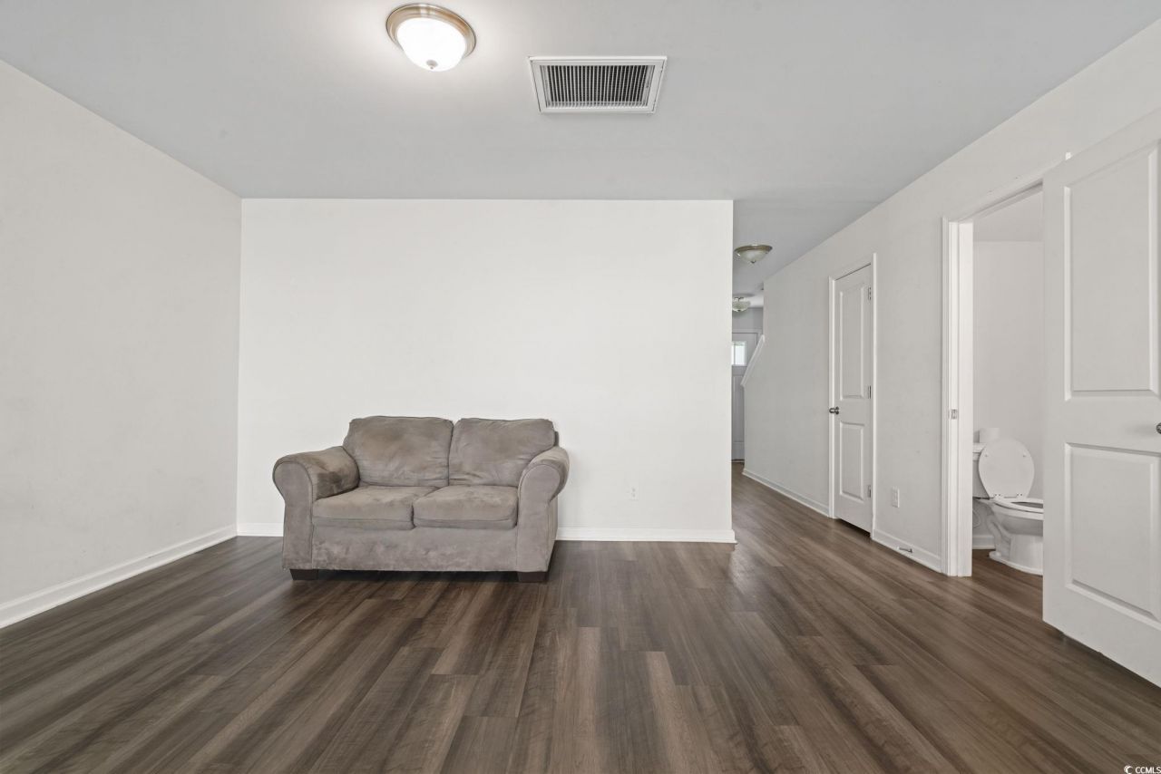 1117 Fairway Ln. Photo 4