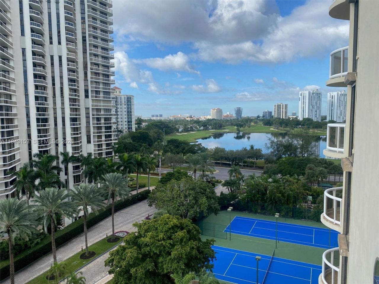 20191 E Country Club Dr , Unit 911, Aventura, FL 33180 Photo