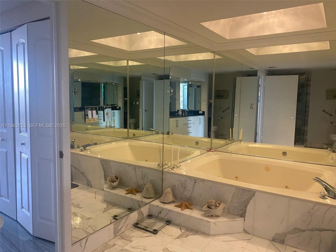 20191 E Country Club Dr , Unit 911, Aventura, FL 33180 Photo