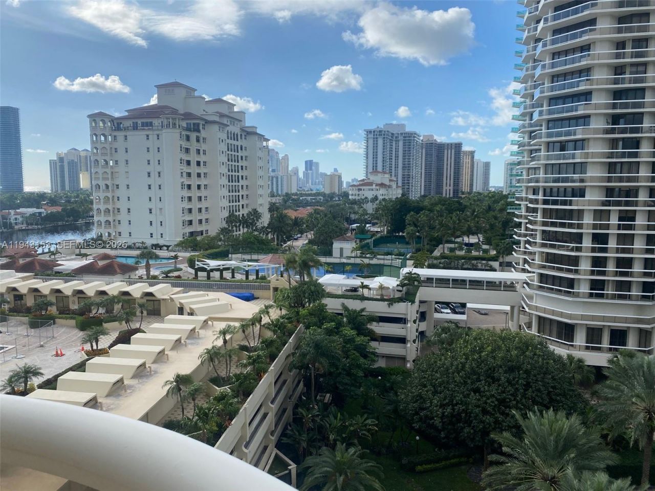 20191 E Country Club Dr , Unit 911, Aventura, FL 33180 Photo