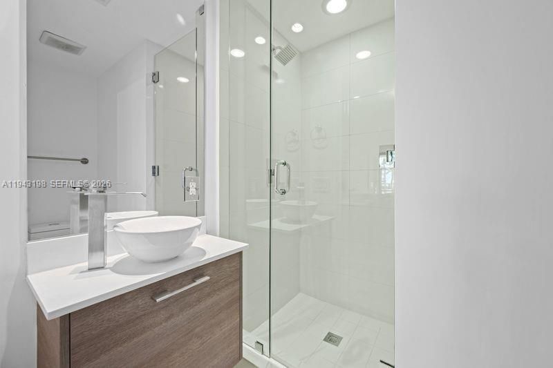 650 NE 32nd St, Unit 602, Miami, FL 33137 Photo