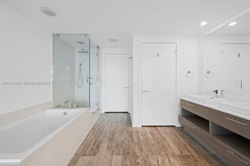 650 NE 32nd St, Unit 602, Miami, FL 33137 Photo