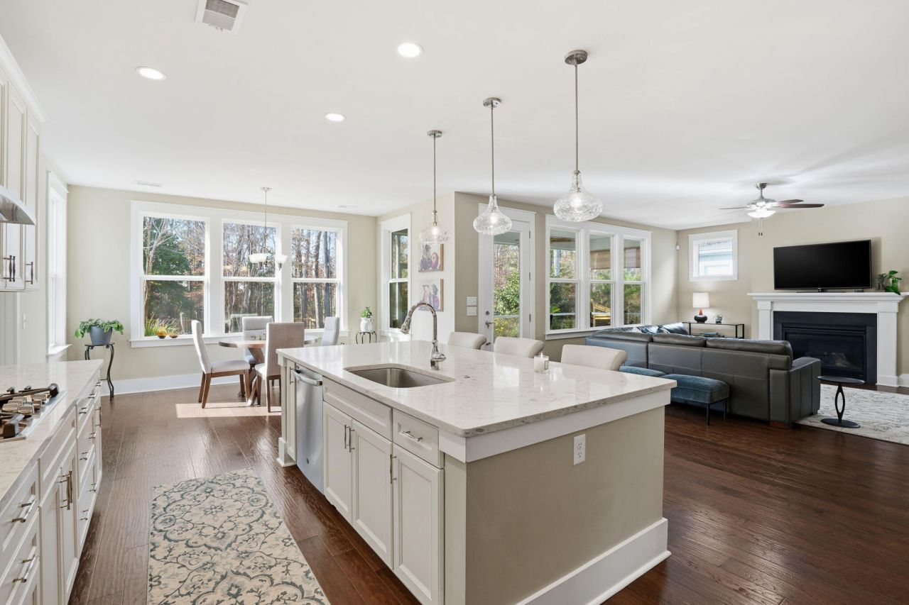 331 Weston Hall Drive Photo 16