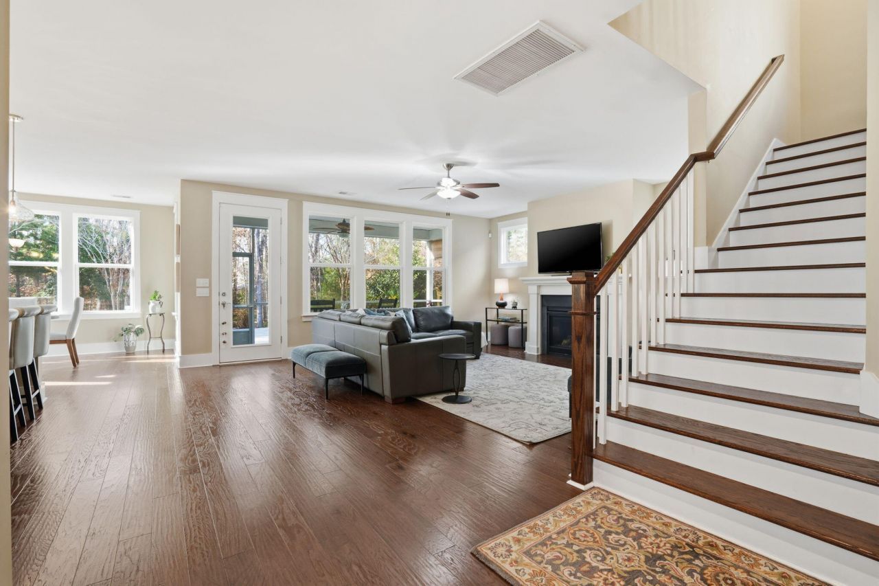 331 Weston Hall Drive Photo 9