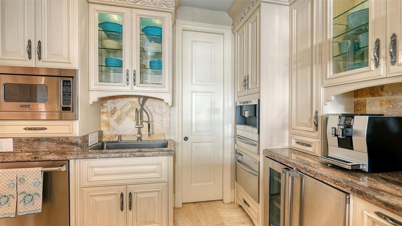 801 N Shore Drive, Anna Maria, FL 34216 Photo