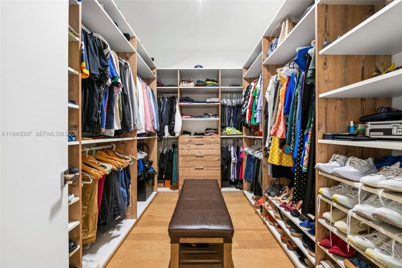 19005 Atlantic Blvd, Sunny Isles Beach, FL 33160 Photo