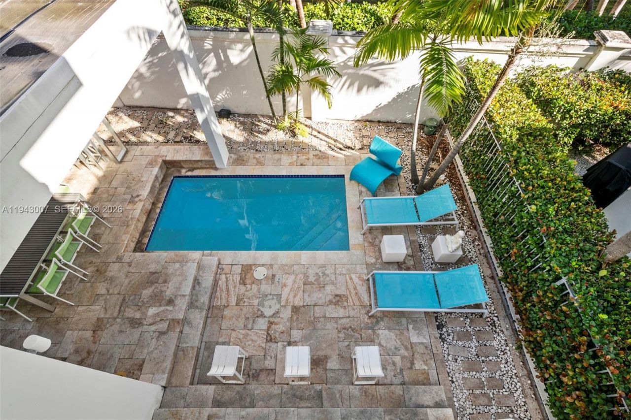 19005 Atlantic Blvd, Sunny Isles Beach, FL 33160 Photo