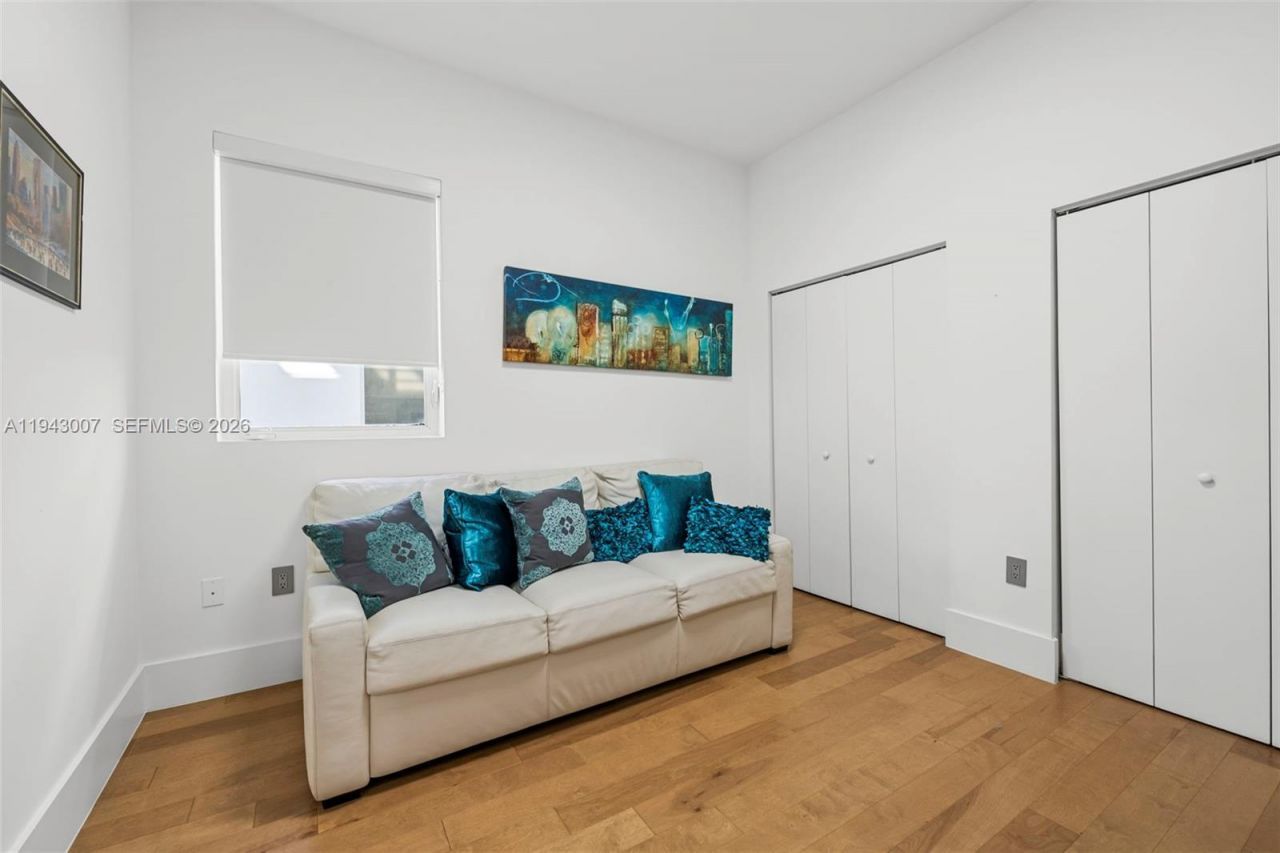 19005 Atlantic Blvd, Sunny Isles Beach, FL 33160 Photo