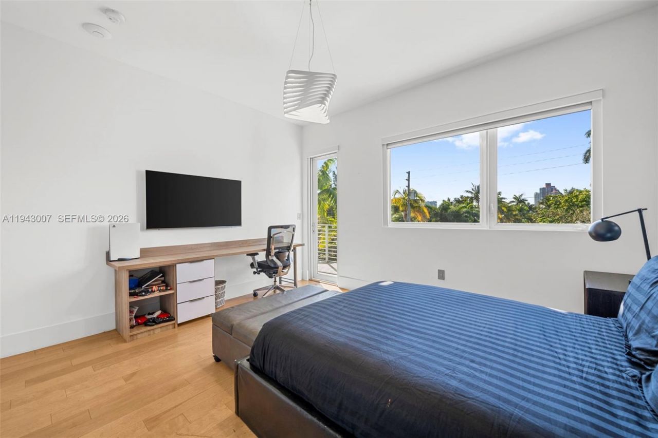 19005 Atlantic Blvd, Sunny Isles Beach, FL 33160 Photo