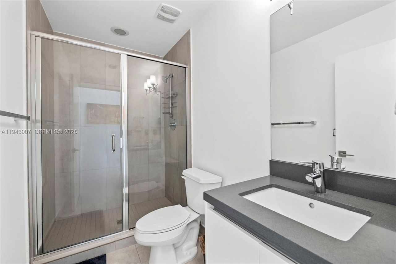 19005 Atlantic Blvd, Sunny Isles Beach, FL 33160 Photo