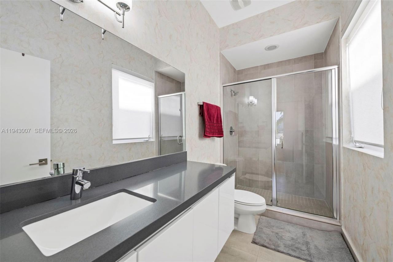 19005 Atlantic Blvd, Sunny Isles Beach, FL 33160 Photo