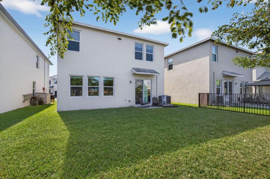 1822 Lake Cove Drive, Lake Worth, FL 33460 Photo