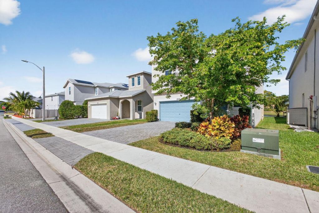 1822 Lake Cove Drive, Lake Worth, FL 33460 Photo