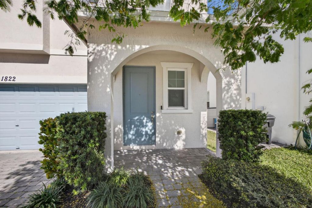 1822 Lake Cove Drive, Lake Worth, FL 33460 Photo