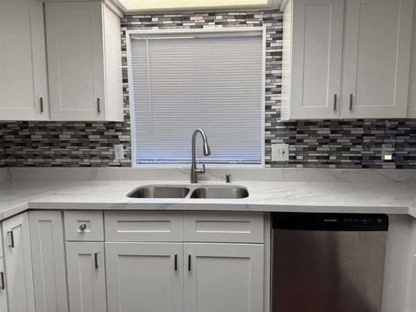 2130 Sunset Drive, Unit 70, Vista, CA 92081