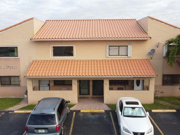 7801 W 29th Way, Unit 102, Hialeah, FL 33018