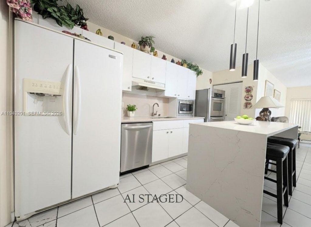 7801 W 29th Way, Unit 102, Hialeah, FL 33018 Photo