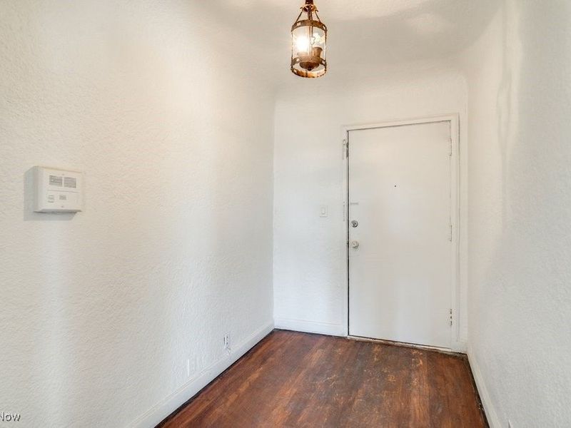 2828 S Moreland Boulevard, Cleveland, OH 44120 Photo 12