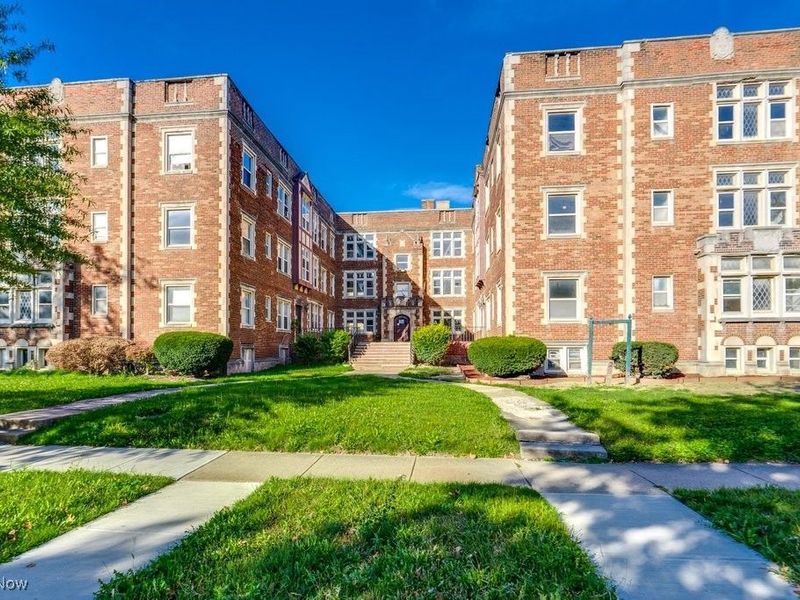 2828 S Moreland Boulevard, Cleveland, OH 44120 Photo 2