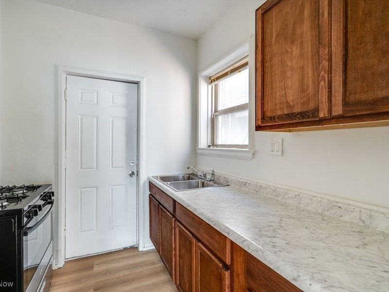 2828 S Moreland Boulevard, Cleveland, OH 44120 Photo 8