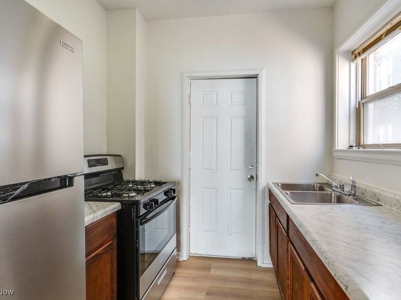 2828 S Moreland Boulevard, Cleveland, OH 44120 Photo 9