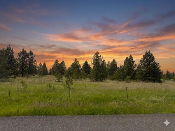 15211 N Wood Rd, Nine Mile Falls, WA 99026