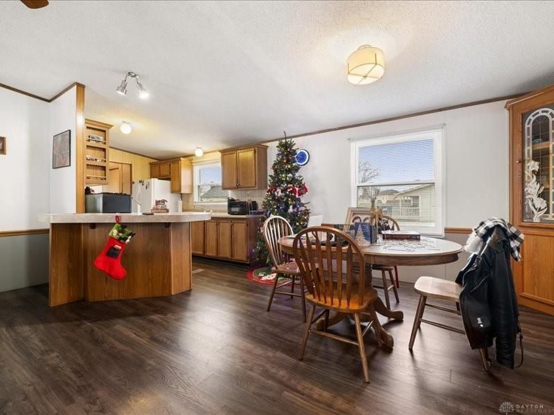 141 N Xenia Drive, Enon Vlg, OH 45323 Photo 6