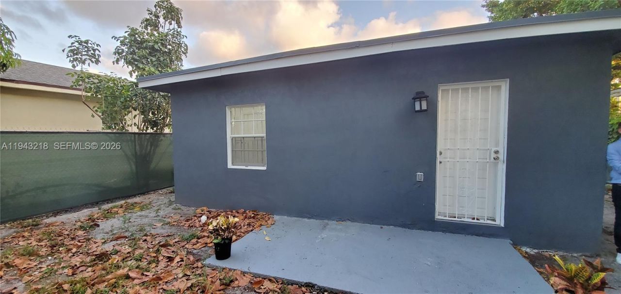 1887 NW 66th St, Miami, FL 33147 Photo