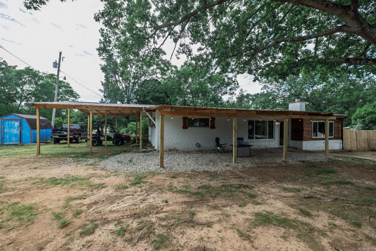 380 Long Beach Drive Hot Springs, AR 71913
